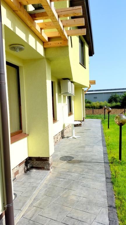 Guesthouse River House Свілєнґрад Екстер'єр фото