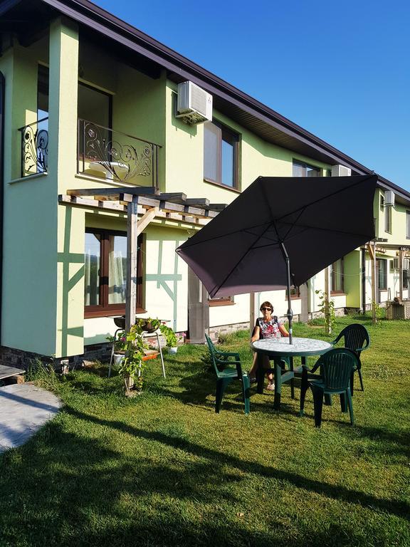 Guesthouse River House Свілєнґрад Екстер'єр фото
