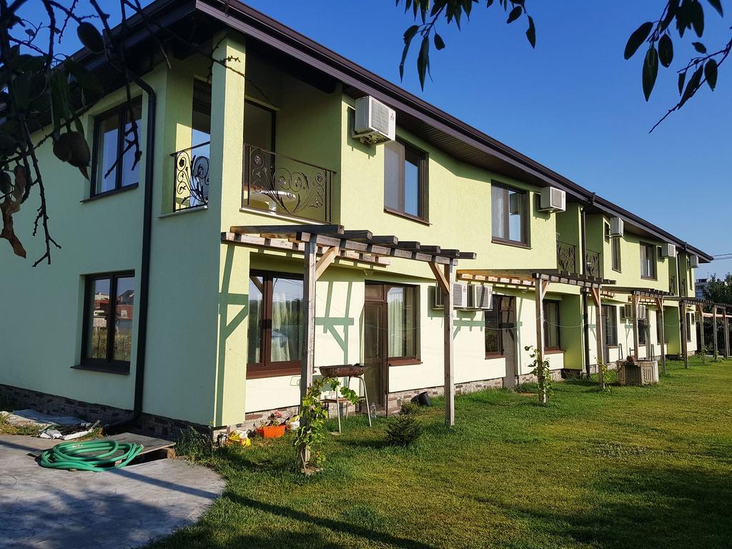 Guesthouse River House Свілєнґрад Екстер'єр фото